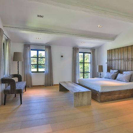 Vyylla Private Resort Saint-Tropez Room photo