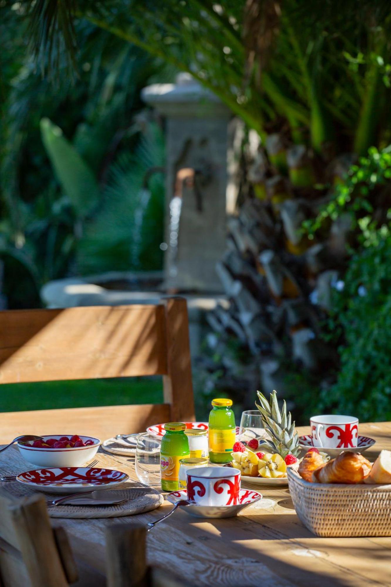 Vyylla Private Resort Saint-Tropez Room photo